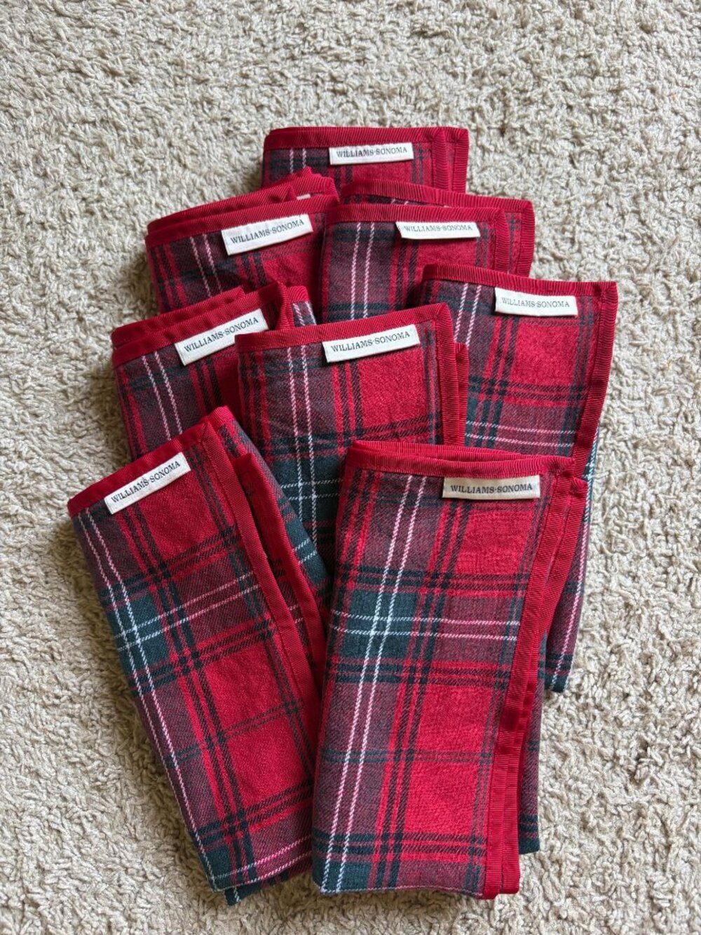 Williams Sonoma Set of 8 Tartan Plaid Red Cloth Napkins and Table Runner 16 x 90 - Picture 2 of 11